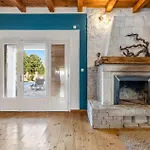 Stunning In Feriehus Lozovac