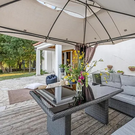 Lovely In With Kitchen Lozovac