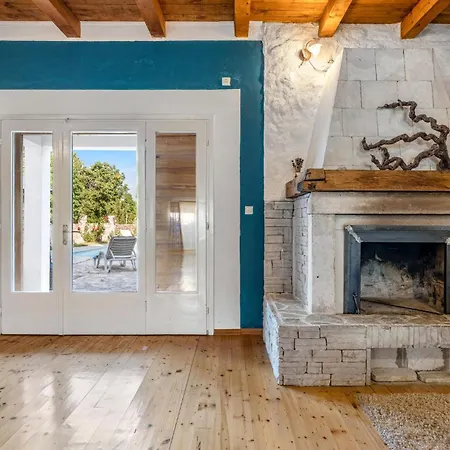 Stunning In Сasa de vacaciones Lozovac