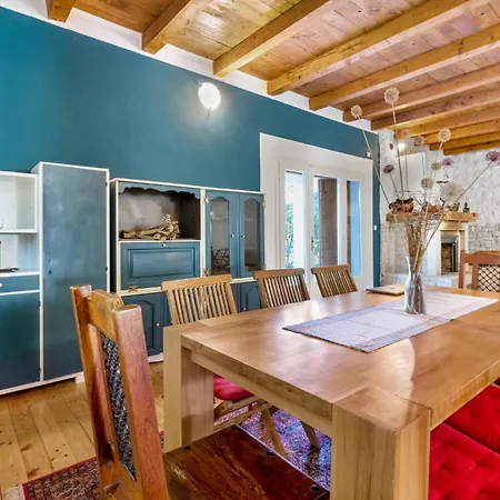 Prázdninový dům Stunning In Lozovac