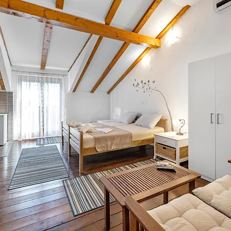 Lovely In With Kitchen Holiday home