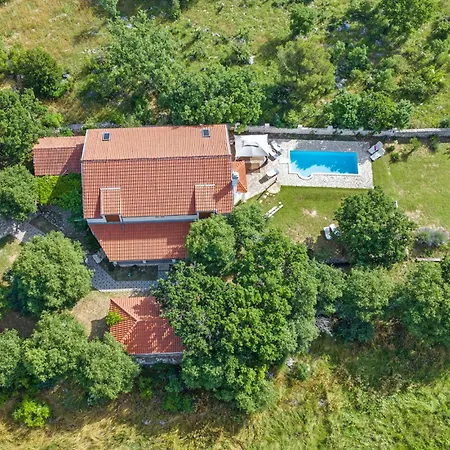 Lovely In With Kitchen Holiday home
