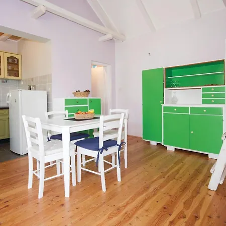Holiday home Lovely In With Kitchen *