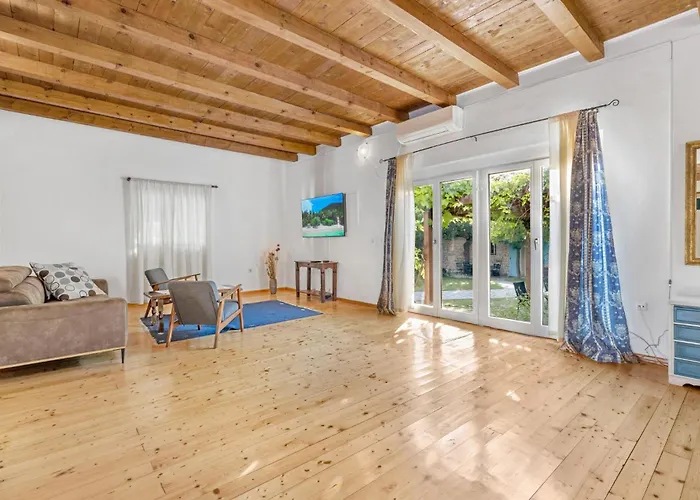 Vikendica Stunning In *