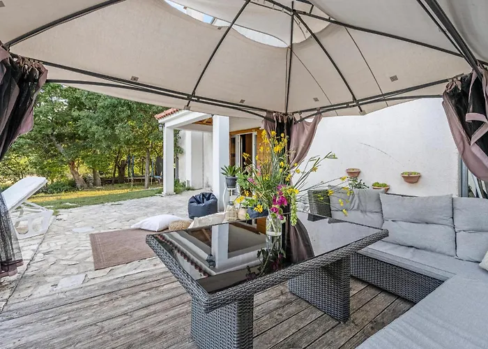 Stunning In לוזובאק