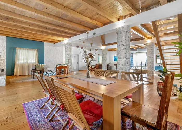 Stunning In * לוזובאק