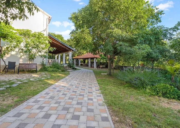 Stunning In בית נופש לוזובאק