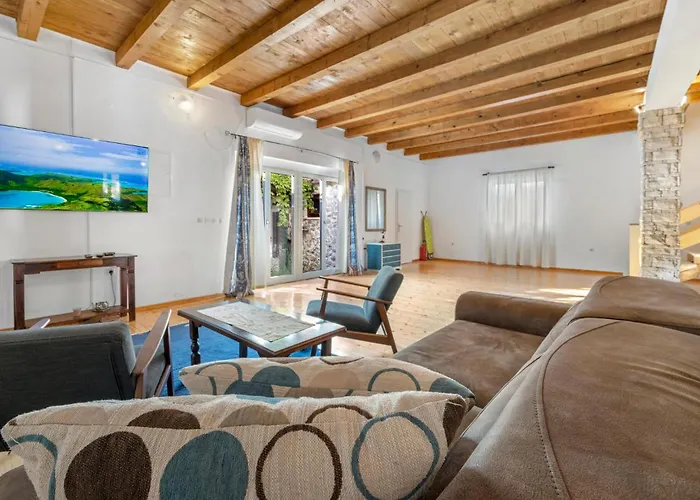 Vikendica Stunning In Lozovac