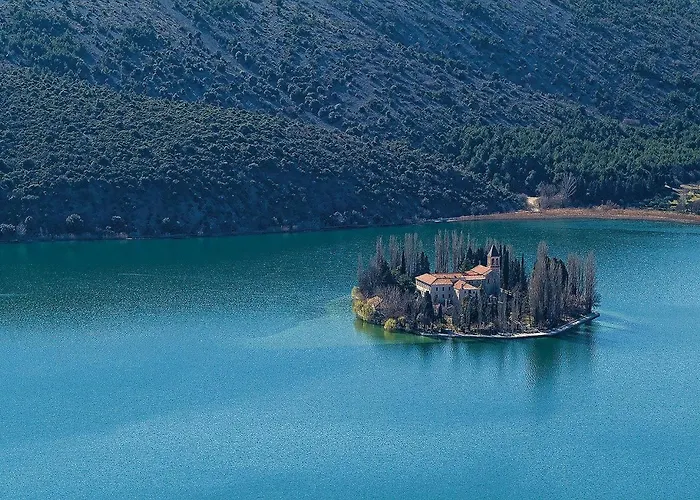 Vikendica Stunning In Lozovac